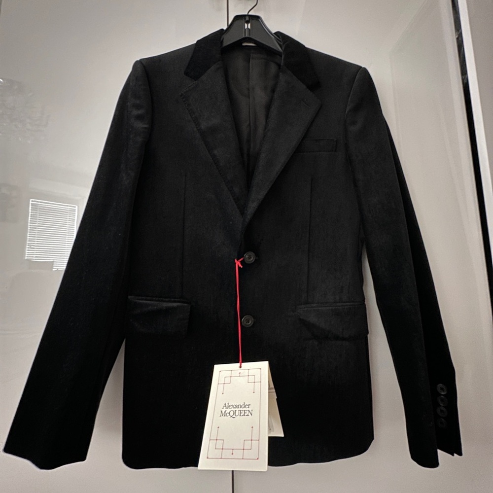 Alexander McQueen Elegant Black Blazer